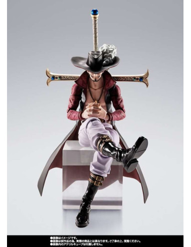 One Piece S.H.Figuarts Mihawk Occhio di Falco, dettagli premium per i fan del manga Bandai