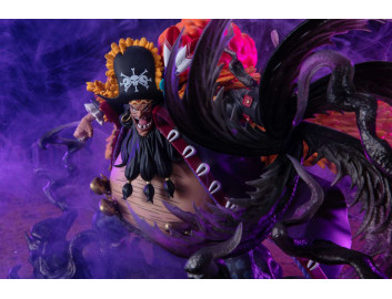 Figuarts Zero Extra Battle Marshall D. Teach Kurouzu with darkness effects by Bandai