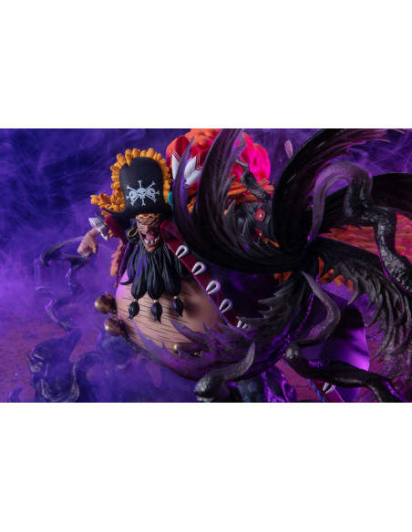 Figuarts Zero Extra Battle Marshall D. Teach Kurouzu with darkness effects by Bandai