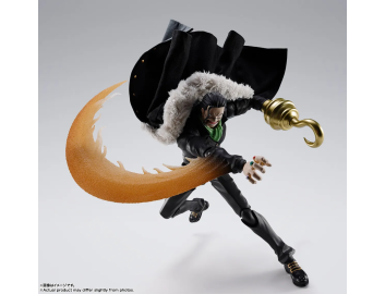 S.H.Figuarts Sir Crocodile Marineford One Piece – Dettaglio scultura con mantello in tessuto e gancio dorato 2