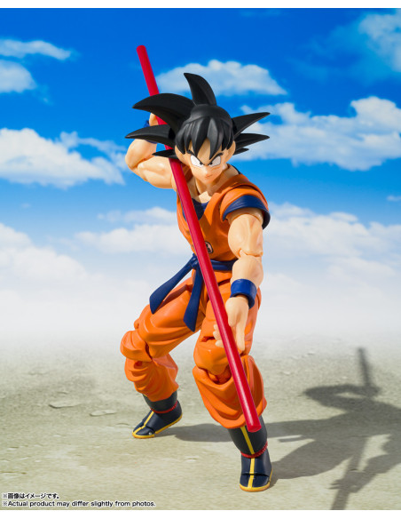 The Dragon Ball S.H.Figuarts Son Goku & Son Gohan Kid Kintoun captures the duo's classic adventure. Fully poseable.