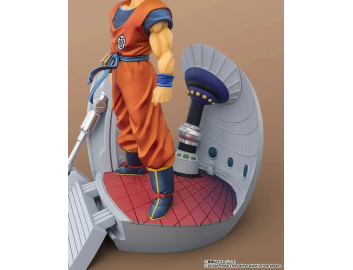 Witness the power of Son Goku from Dragon Ball Z, captured in this dynamic Figuarts Zero collectible. 2
