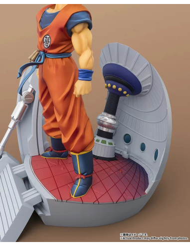 Experience the intensity of Dragon Ball Z with this meticulously crafted Son Goku Figuarts Zero figure in PVC.