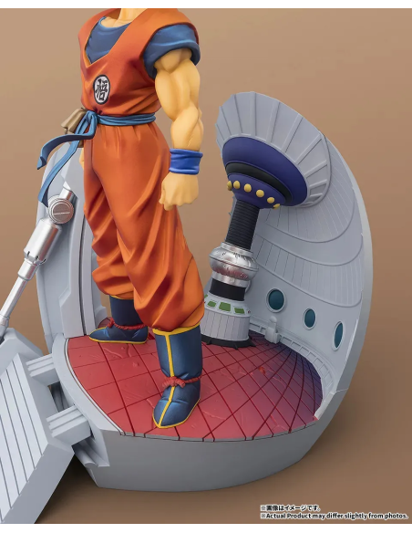 Experience the intensity of Dragon Ball Z with this meticulously crafted Son Goku Figuarts Zero figure in PVC.
