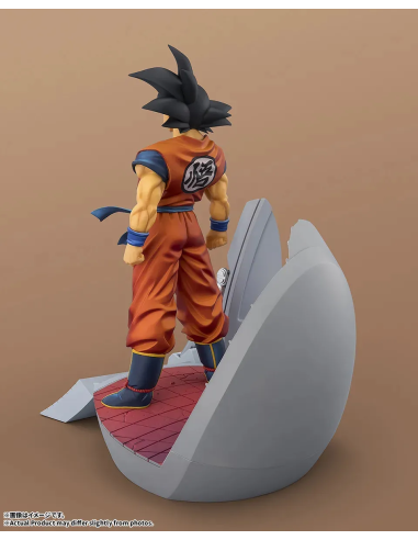 Bring the epic battles of Dragon Ball Z to life with the stunning Son Goku Figuarts Zero, standing 25 cm tall.