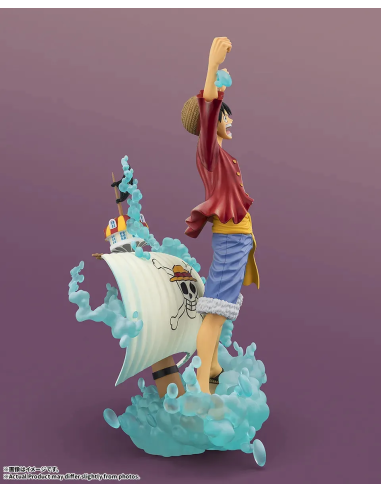 Dettagli curati per Monkey D. Luffy, catturato in questa statua One Piece in PVC.