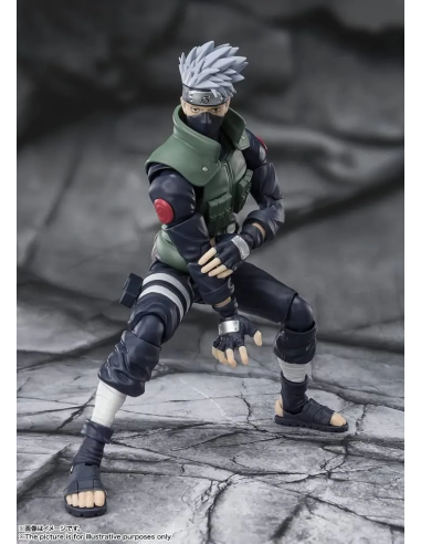 Kakashi Hatake di Naruto, un pezzo da collezione S.H.Figuarts in PVC da 15 cm.