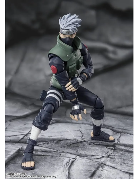 Kakashi Hatake di Naruto, un pezzo da collezione S.H.Figuarts in PVC da 15 cm.