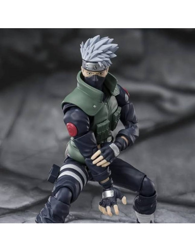 La S.H.Figuarts di Kakashi Hatake da Naruto, fedele al personaggio originale.
