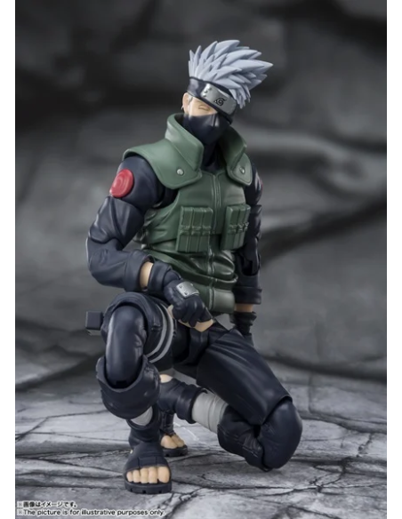 Dalla serie Naruto, l'action figure di Kakashi Hatake, alta circa 15 cm in PVC.