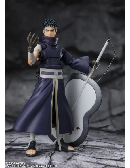 La S.H.Figuarts di Obito Uchiha da Naruto, alta circa 15 cm, ricca di dettagli.