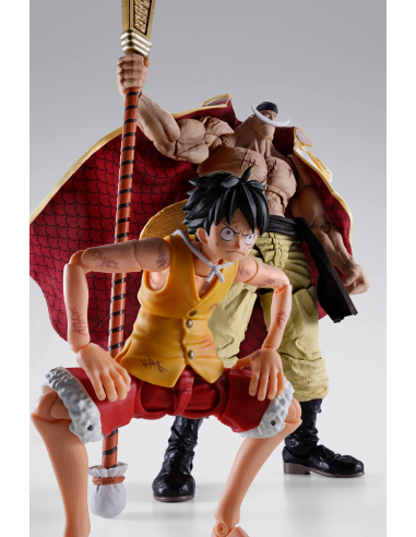 Un'action figure S.H.Figuarts di One Piece dedicata a Barbabianca, con materiali di qualità.